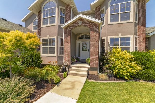 Cost of Transom Window Replacement in Brandon